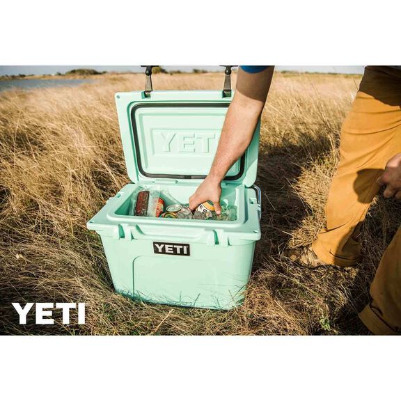 Tundra&reg; 35 Marine Cooler image number 3