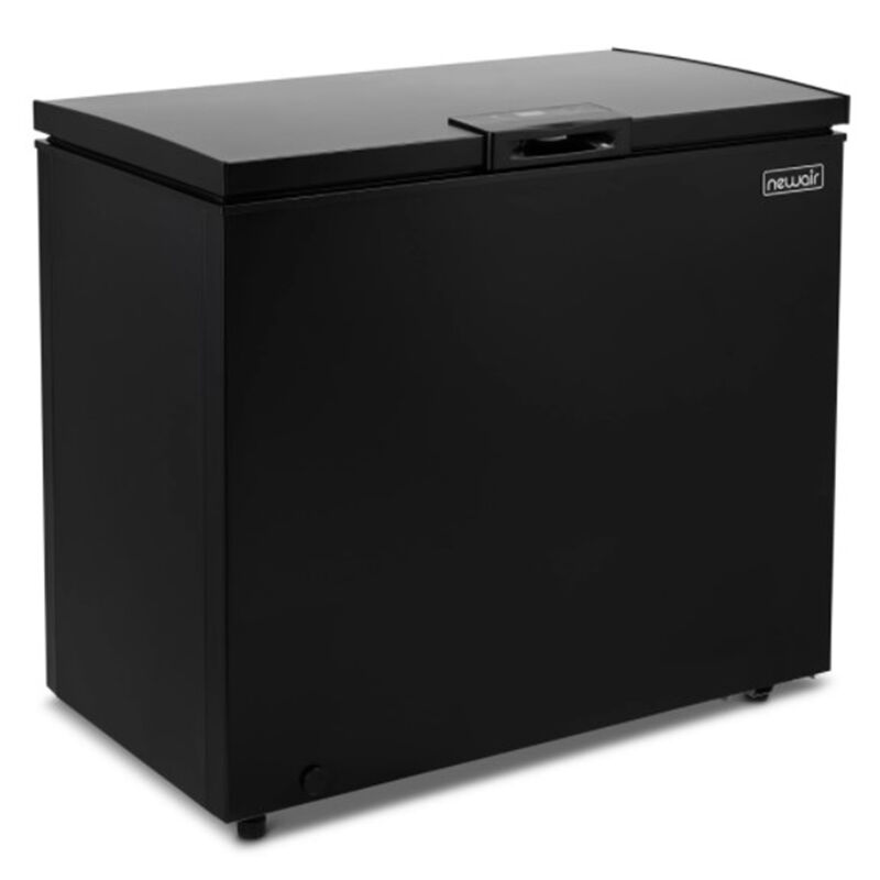 6.7 Cu Ft. Compact Chest Freezer image number 0