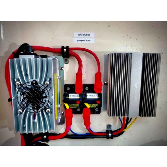 ABYSS&reg; 12/24V On-Board Alternator Charger image number 1