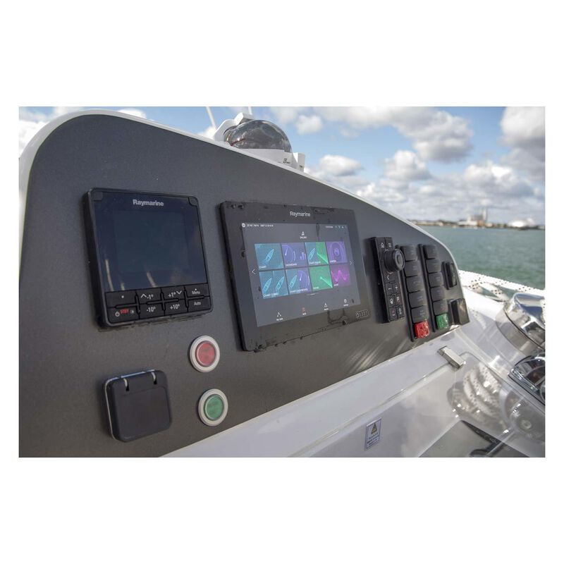 AXIOM 9 RV Multifunction Display with RealVision Transducer and Navionics+ Charts image number 2