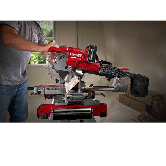 M18 FUEL&trade; 10" Dual Bevel Sliding Compound Miter Saw Kit image number 2
