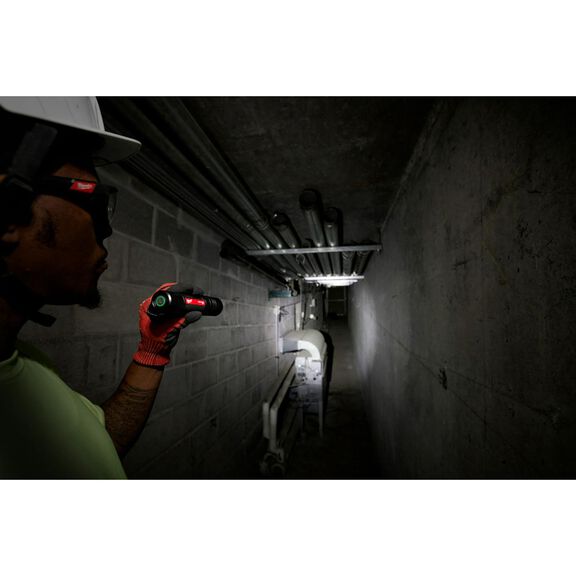 REDLITHIUM&trade; USB 2,000 Lumen Slide Focus Flashlight image number 8