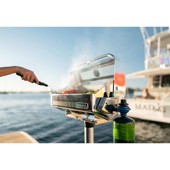 Newport 2 Infrared Gourmet Series Gas Grill image number 6