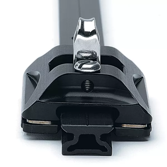 Harken 22mm Non-CB Low-Load Car &mdash; Pivoting Shackle image number 1