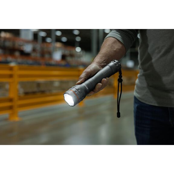 NEWTON 2500 LUMEN FLASHLIGHT image number 4