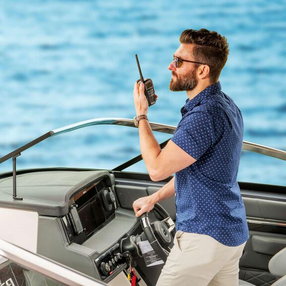 Cobra BlueBound 150 VHF Handheld Marine Radio - Black image number 4