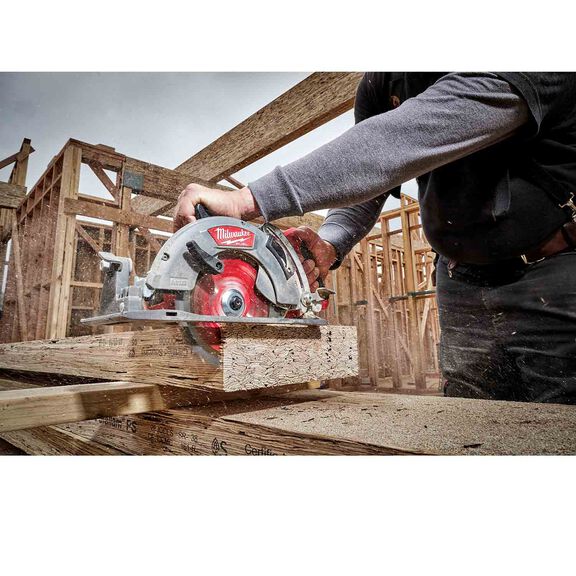M18 FUEL&trade; Rear Handle 7 1/4" Circular Saw Kit image number 2
