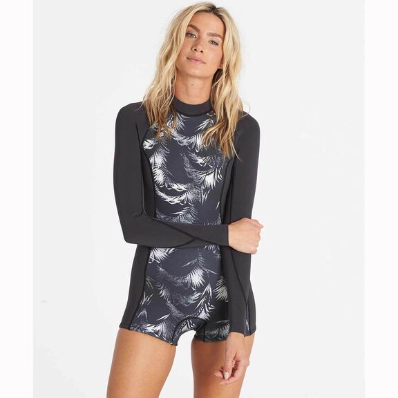 Women&rsquo;s Spring Fever 2mm Shorty Wetsuit image number 0