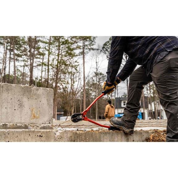 24" High Leverage Compound Bolt Cutter image number 4