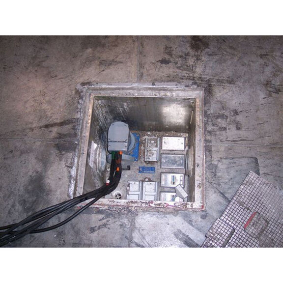 Hubbell IEC, Recptacle, 4P5W, 100/125A 120/208V, 4X/69K image number 1