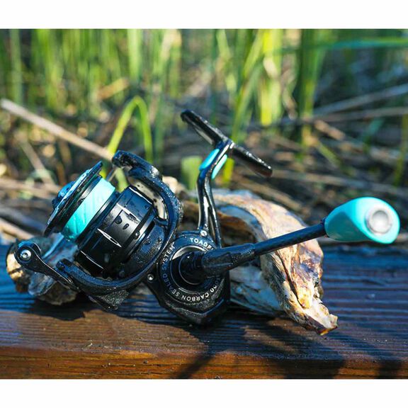 Carbon Elite Guide 3000 Size Spinning Reel image number 4