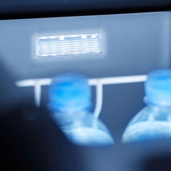 70 Liter Dual Zone AC/DC Portable Refrigerator/Freezer image number 3