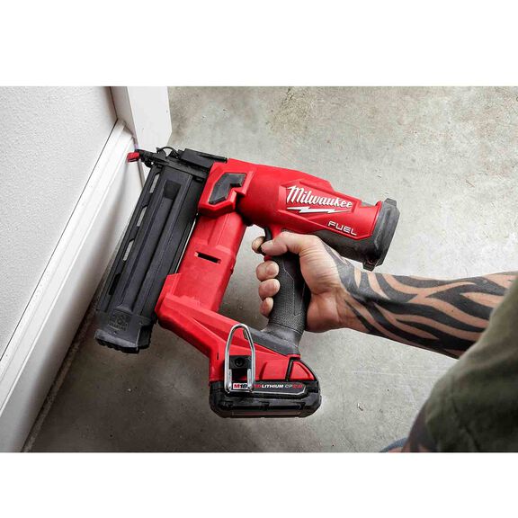 M18 FUEL&trade; 18 Gauge Brad Nailer Kit image number 2