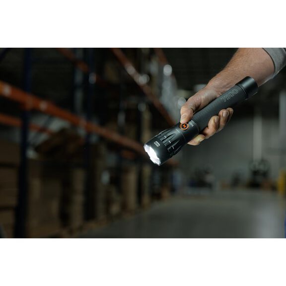 LEO 7500 LUMEN FLEX FLASHLIGHT image number 6