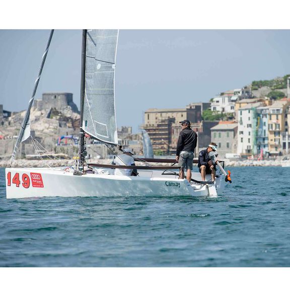 Travel 1103 CS Electric Outboard Motor, Short Shaft image number 2