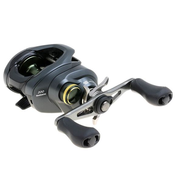 Curado K Baitcasting Reels image number 1