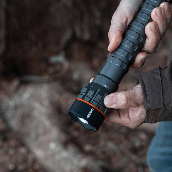 Newton 2,500 Lumen LED Flashlight image number 2