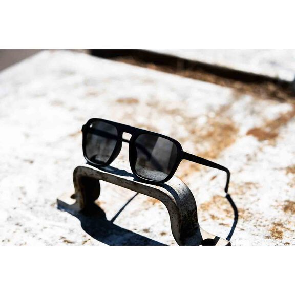 Pacific Palisades Polarized Sunglasses image number 6