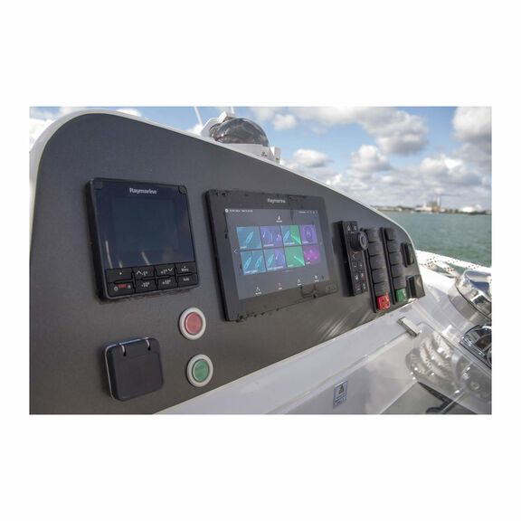 AXIOM 9 RV Multifunction Display with RealVision and Navionics+ North America Charts image number 2