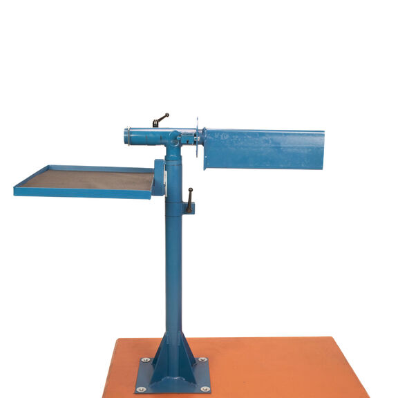 Floor Mounted Service Station with Outboard Fixture image number 0