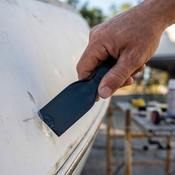 Economy Series 2'' Plastic Putty Knife image number 2