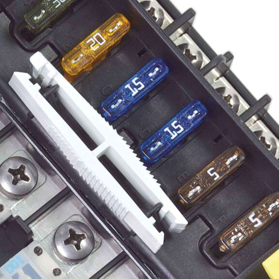 SafetyHub 150 Fuse Block image number 3