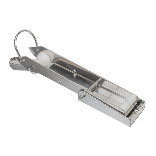 Pivoting Self-Launch Bow Roller
