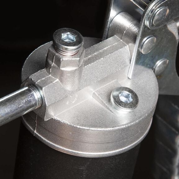 Workforce Pistol Grip Grease Gun w Straight Extension image number 3