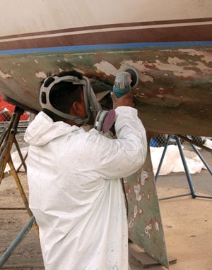 Grinding out blisters on the bottom of a boat