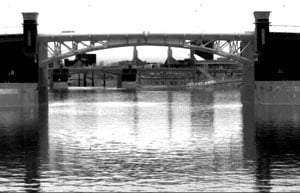 Bridge clearly visible at night using thermal imaging