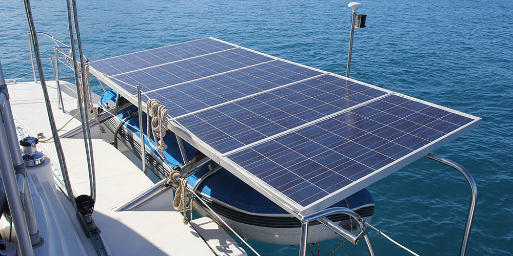 dragt glas hjem Choosing Solar Panels for your Boat or RV | West Marine