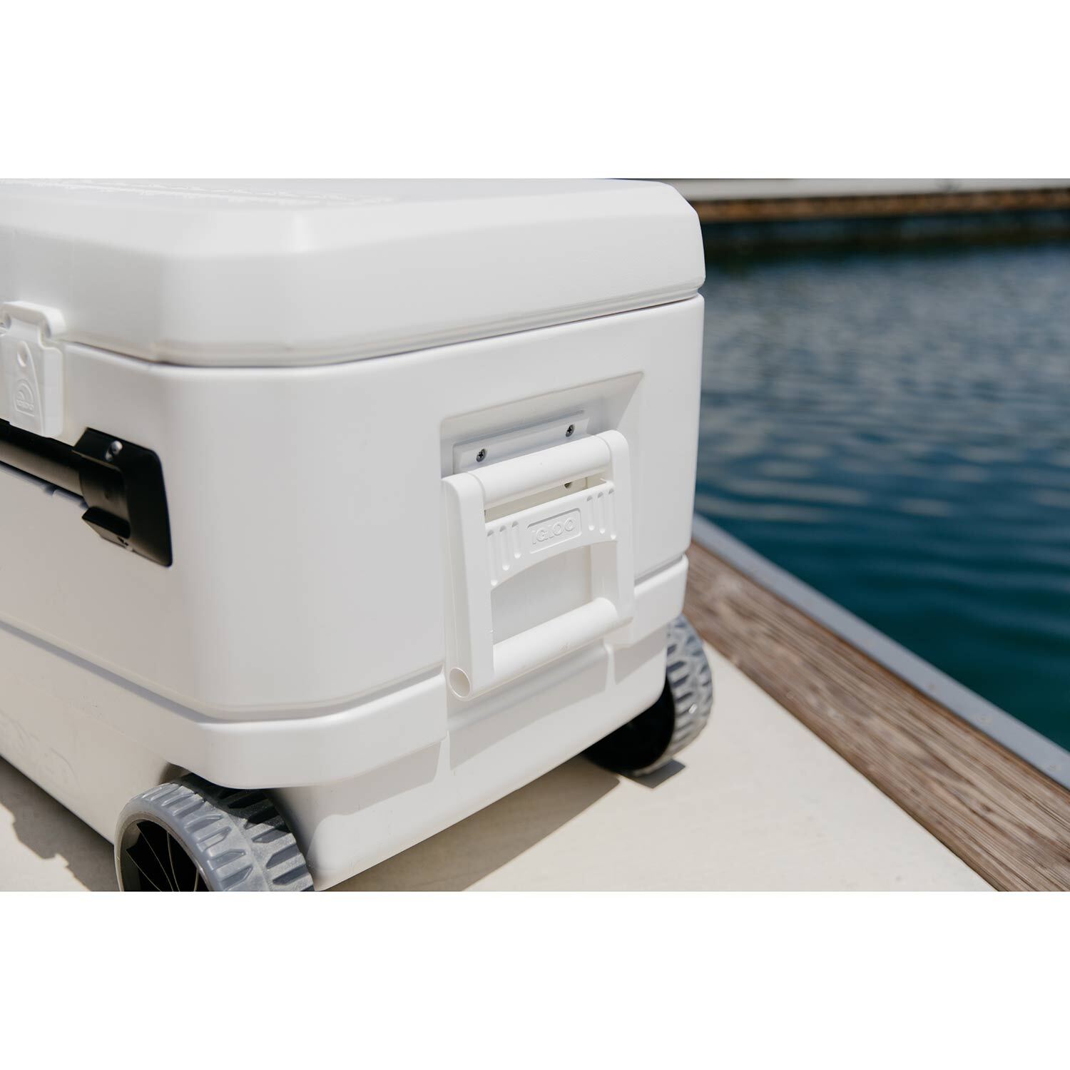 igloo glide pro wheeled cooler